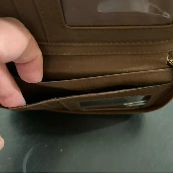 Women’s Brown Wallet With Multiple Pockets Zippers Card Holder Classics - Picture 6 of 7